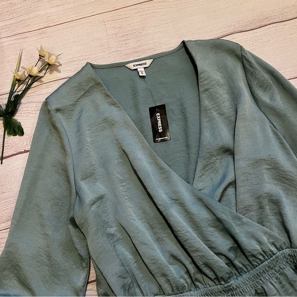 EXPRESS Cascading Sleeve Surplice Top - Picture 2 of 16